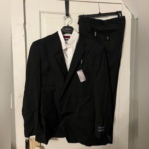 Men’s Suit NEW